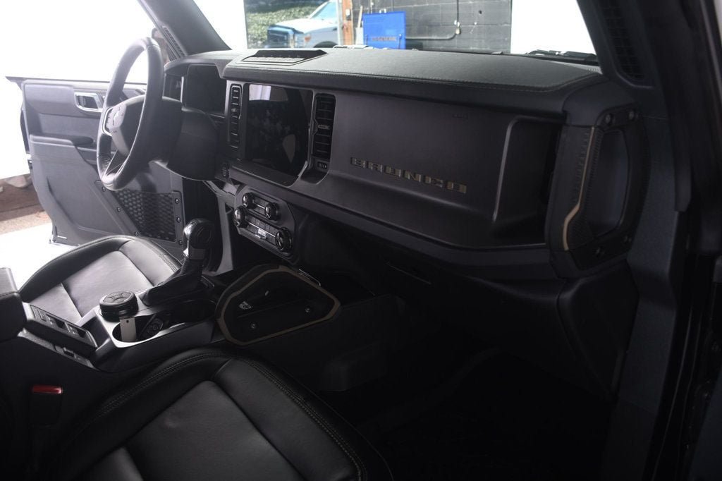 Used 2025 Ford Bronco Badlands AWD/4WD image 32