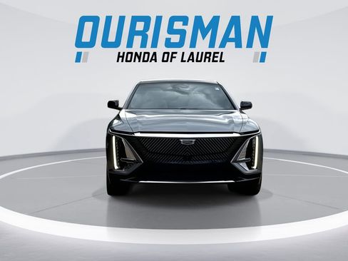 Used 2024 Cadillac Lyriq Luxury w/ LPO, Floor Liner Package AWD/4WD image 3