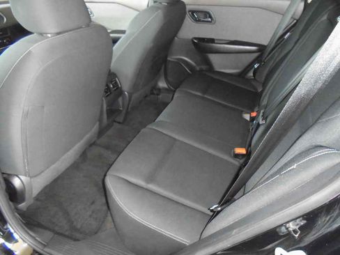 Used 2023 Nissan Rogue S image 9