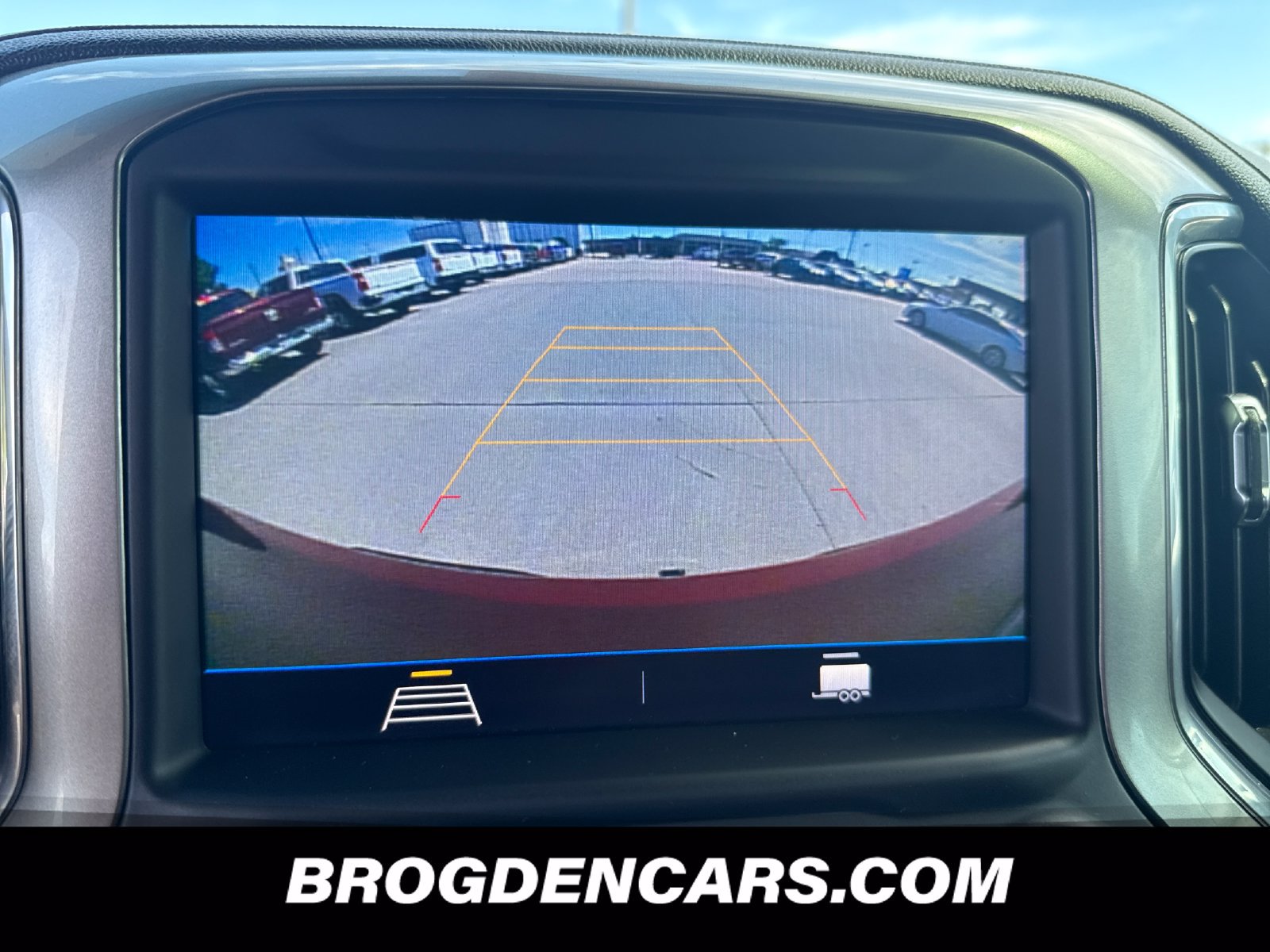 Used 2021 Chevrolet Silverado 1500 RST w/ LPO, Blackout Package AWD/4WD image 6