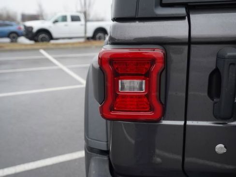 Used 2020 Jeep Wrangler Unlimited Sport image 42