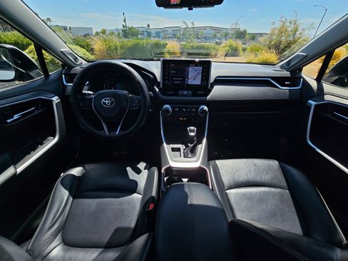 Used 2019 Toyota RAV4 Limited w/ Carpet Mat Package FWD image 21