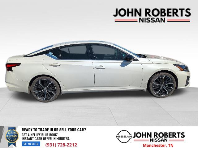 Used 2024 Nissan Altima 2.5 SR w/ SR Premium Package FWD image 10