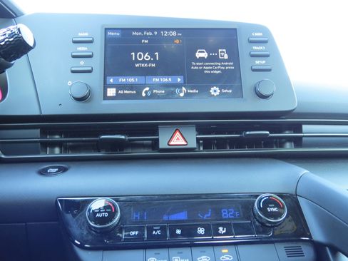 Used 2025 Hyundai Elantra Sport image 21