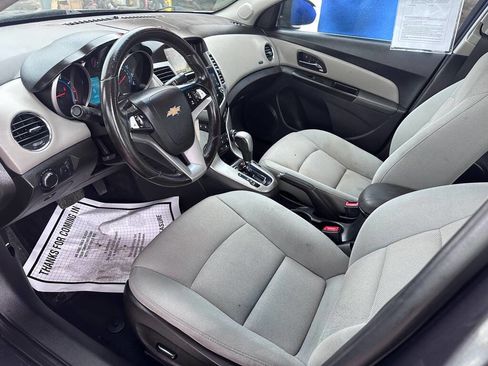 Used 2014 Chevrolet Cruze LT image 14