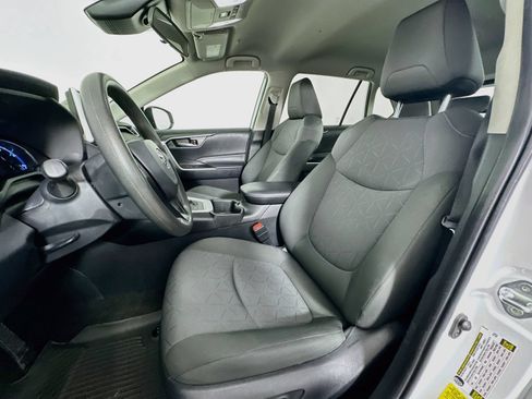 Used 2024 Toyota RAV4 XLE AWD/4WD image 20