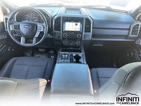 Used 2019 Ford Expedition XLT image 16