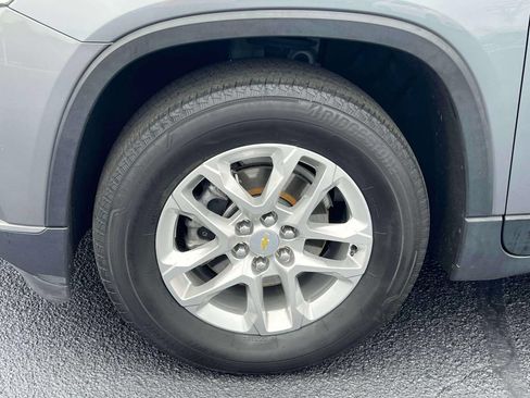 Used 2020 Chevrolet Traverse LT w/ Driver Confidence II Package AWD/4WD image 9