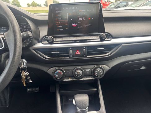 Used 2024 Kia Forte LXS FWD image 17