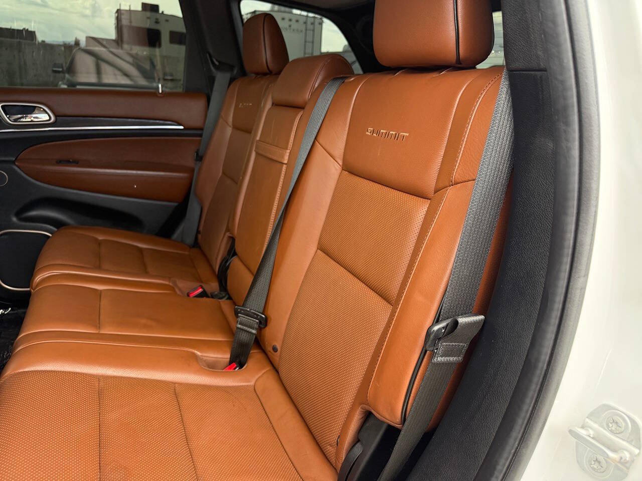 Used 2016 Jeep Grand Cherokee Summit w/ Platinum Series Group AWD/4WD image 20