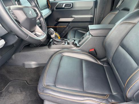 Used 2023 Ford Bronco Badlands image 6