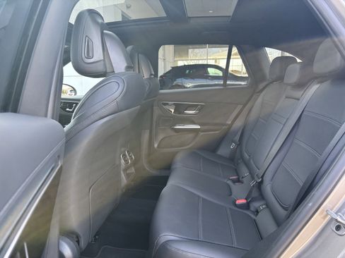 Used 2024 Mercedes-Benz GLC 300 4MATIC image 13