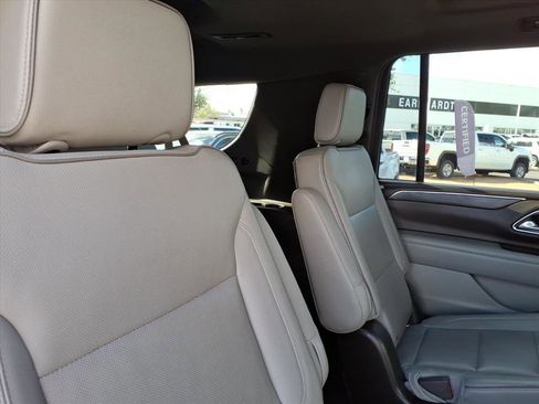 Used 2021 GMC Yukon XL SLT w/ SLT Premium Package image 15