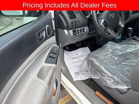 Used 2014 Toyota Tacoma 4x4 Double Cab w/ TRD Sport Package image 5