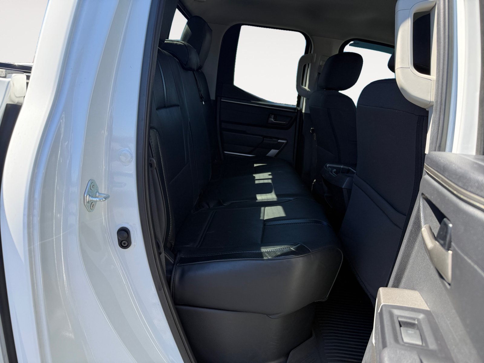 Used 2022 Toyota Tundra SR5 w/ SR5 Convenience Package RWD image 18