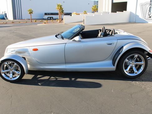 Used 2001 Plymouth Prowler RWD image 2