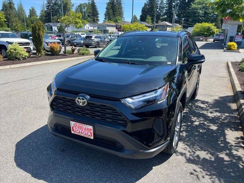 Certified 2025 Toyota RAV4 XLE AWD/4WD image 4