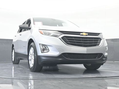 Used 2020 Chevrolet Equinox LS image 59