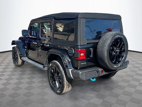 Used 2022 Jeep Wrangler Unlimited Sahara image 8