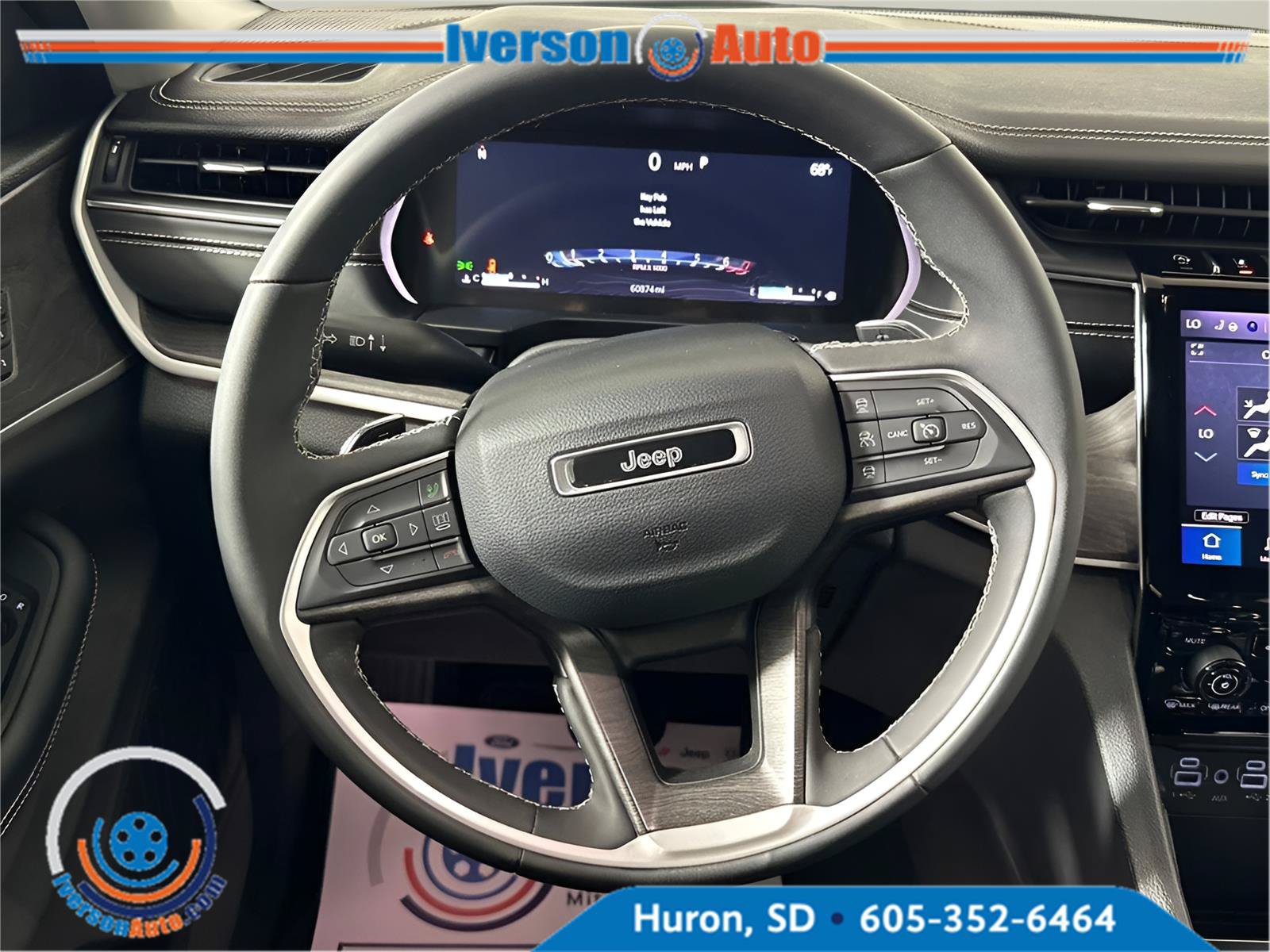 Used 2023 Jeep Grand Cherokee L Limited AWD/4WD image 23