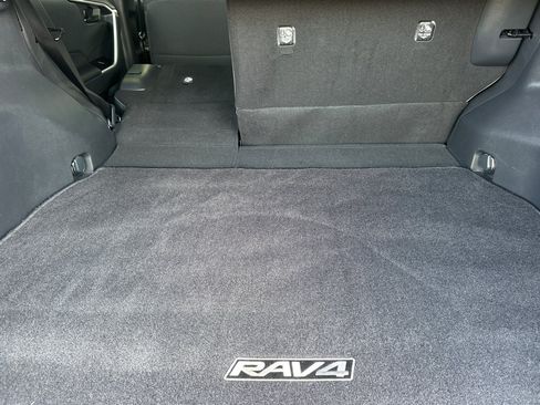 Certified 2021 Toyota RAV4 LE w/ Carpet Mat Package (TMS) AWD/4WD image 14