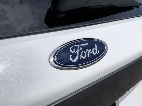 Certified 2021 Ford Explorer XLT w/ Equipment Group 202A image 29