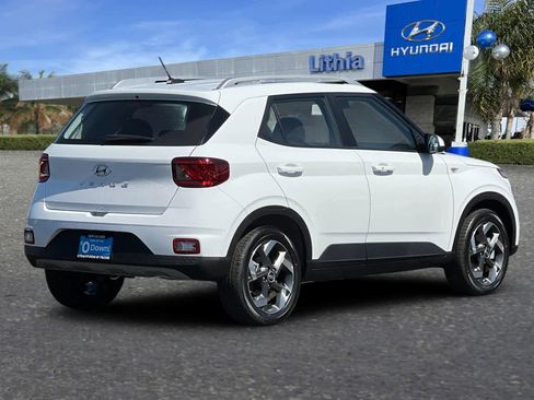 New 2025 Hyundai Venue SEL image 2