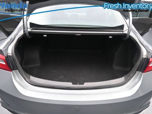 Used 2025 Chevrolet Malibu LT FWD image 12