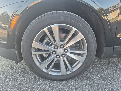 Certified 2025 Cadillac XT5 Premium Luxury image 12