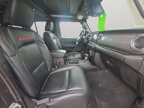 Used 2021 Jeep Wrangler Unlimited Sahara AWD/4WD image 15
