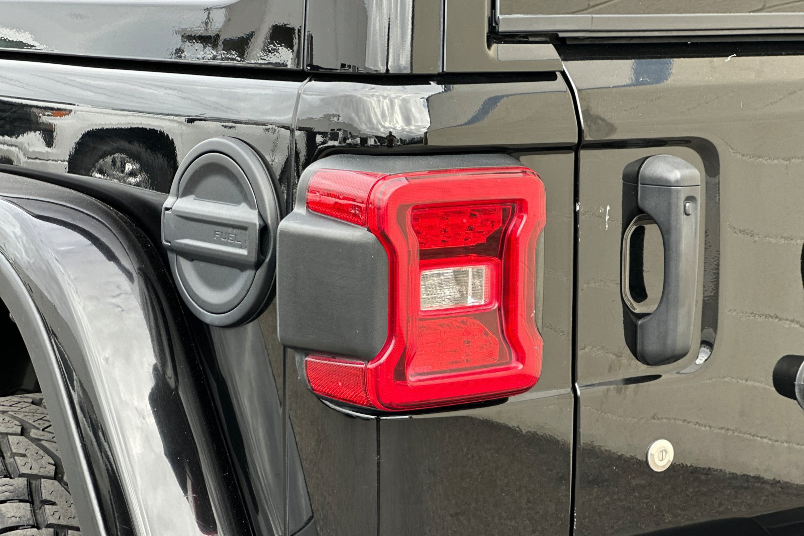 Used 2018 Jeep Wrangler Unlimited Rubicon AWD/4WD image 37
