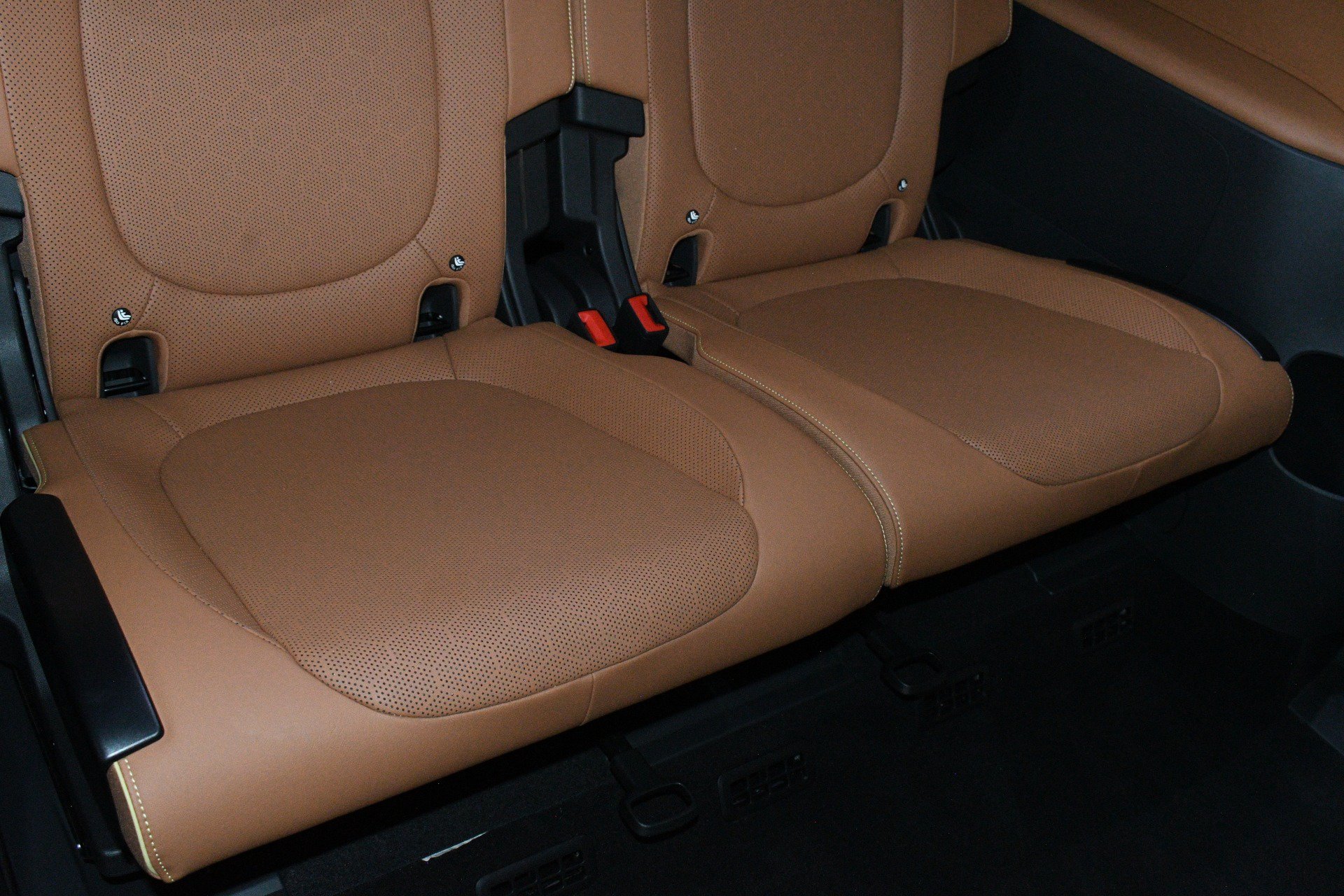 Used 2025 Volkswagen ID. Buzz Pro S RWD image 24