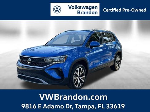 Certified 2023 Volkswagen Taos SE FWD image 1