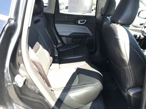 Used 2022 Jeep Compass Latitude AWD/4WD image 17