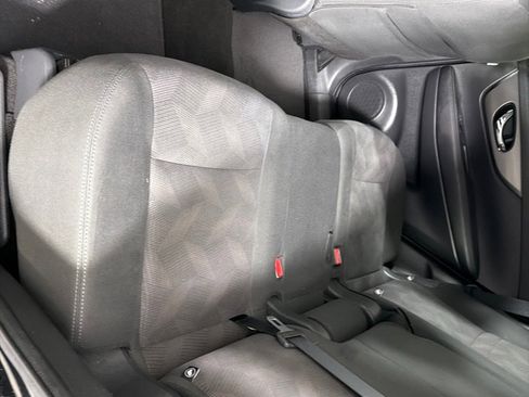 Used 2016 Nissan Rogue SV image 19