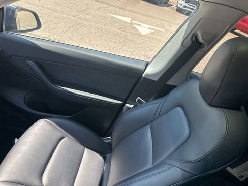 Used 2021 Tesla Model Y Long Range AWD/4WD image 26
