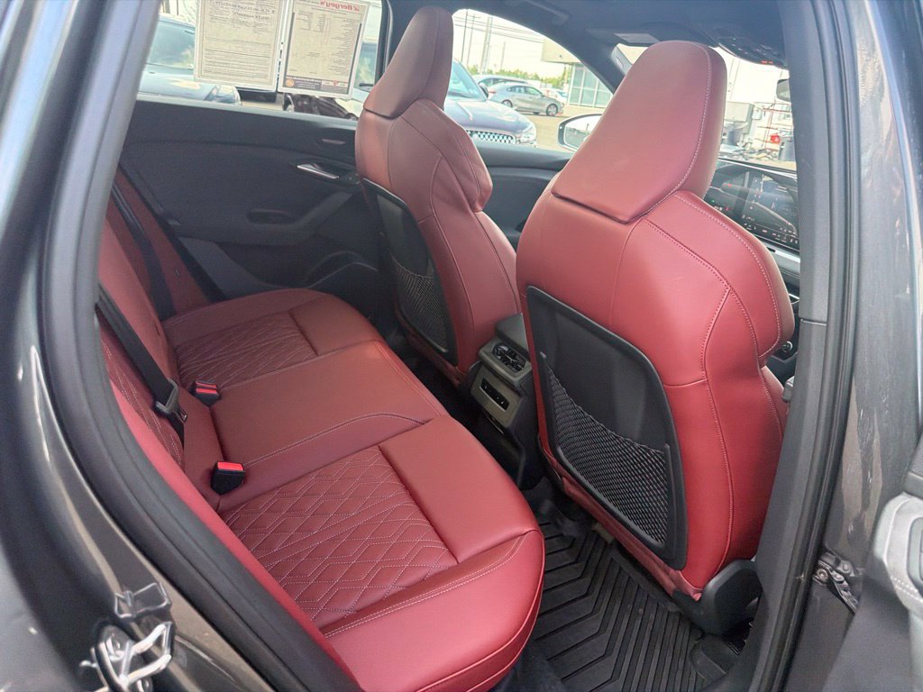 Used 2025 Audi SQ6 e-tron Premium Plus w/ Premium Plus AWD/4WD image 17