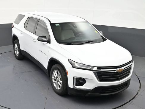Used 2023 Chevrolet Traverse LS FWD image 18