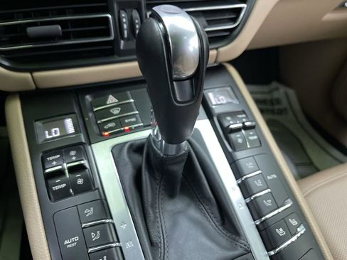 Used 2021 Porsche Macan S image 24