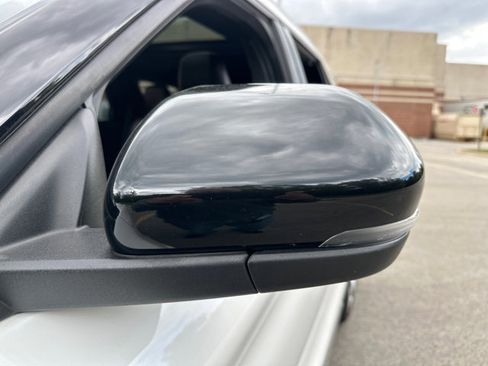 Used 2023 Ford Explorer Platinum image 12