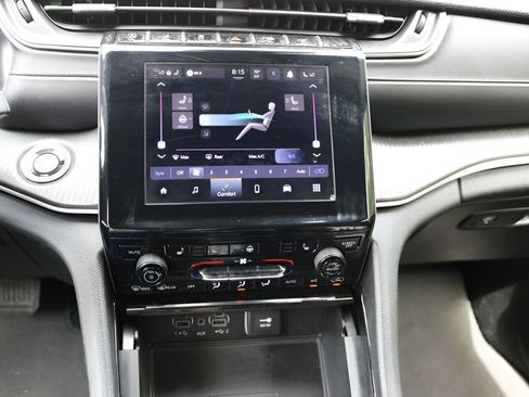 Used 2023 Jeep Grand Cherokee Altitude AWD/4WD image 20