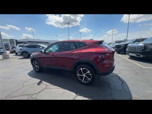 Certified 2024 Chevrolet Trax RS w/ Driver Confidence Package FWD image 6