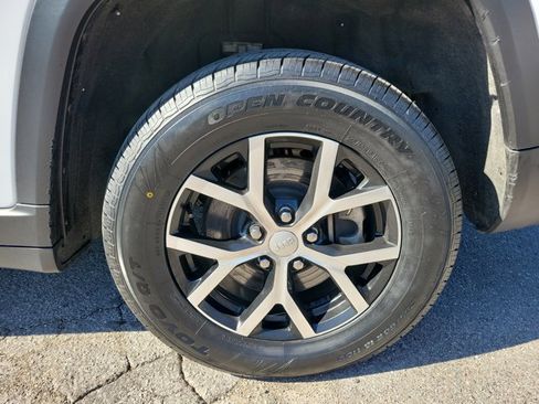 Used 2024 Jeep Grand Cherokee L Limited w/ Luxury Tech Group II image 27