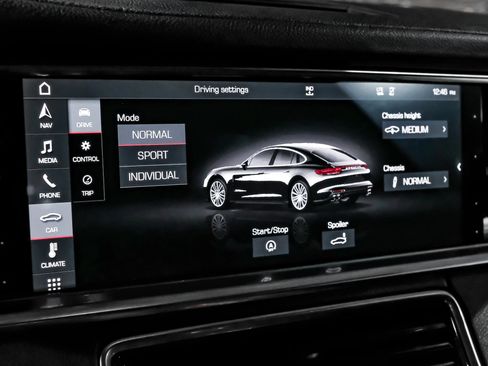 Used 2018 Porsche Panamera 4 w/ Premium Package Plus AWD/4WD image 25