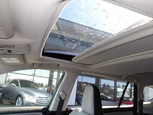 Used 2016 Toyota RAV4 XLE AWD/4WD image 14