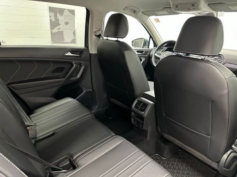 Used 2022 Volkswagen Tiguan SE AWD/4WD image 23
