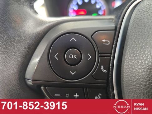 Used 2021 Toyota RAV4 XLE Premium AWD/4WD image 27