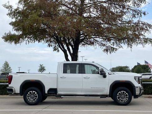 Used 2024 GMC Sierra 2500 SLT w/ Texas SLT Premium Package AWD/4WD image 3