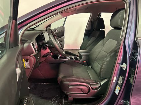 Used 2020 Kia Sportage LX image 18