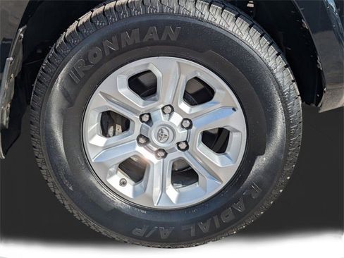 Used 2016 Toyota 4Runner SR5 Premium image 11